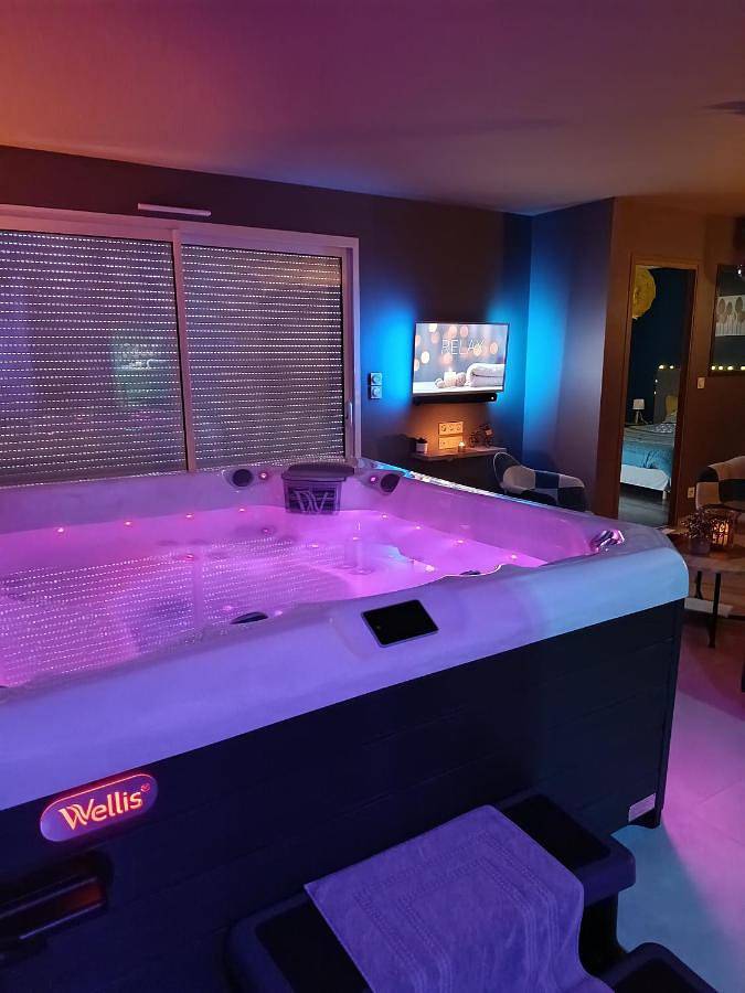Cottage pour 4 personnes, avec sauna et jardin ainsi que terrasse et jacuzzi à Le Quesnoy-en-Artois