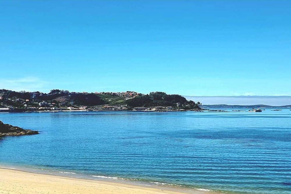 Apartamento entero, Bueu: Apartamento vistas al mar y al campo a 300m. de la playa, 5 personas, wif in Bueu, Rias Baixas