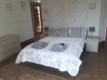 Chambre d’hôte pour 5 personnes, avec jardin ainsi que piscine et vue, animaux acceptés à Darnac