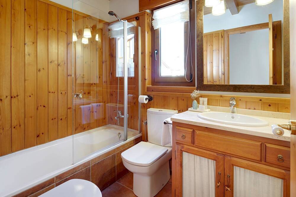Entire apartment, Ribaeta by Feelfree Rentals in Vielha, Vielha e Mijaran