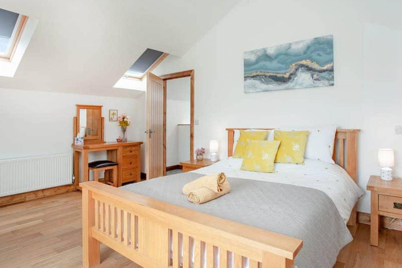 2-Bed Cottage Sleeps 4 with Hot Tub in Dunkeswell, Devon
