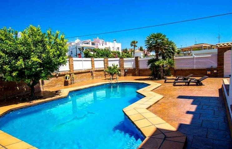 Casa rural para 9 personas, con Balcón y Terraza además de Jardín y Piscina en Cunit - 2