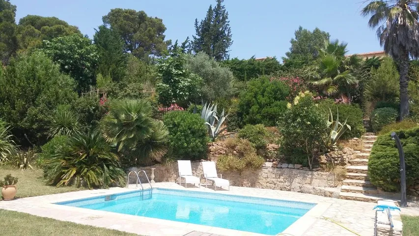 Chambre d’hôte pour 2 personnes, avec piscine et jardin ainsi que vue sur le lac et vue - 1