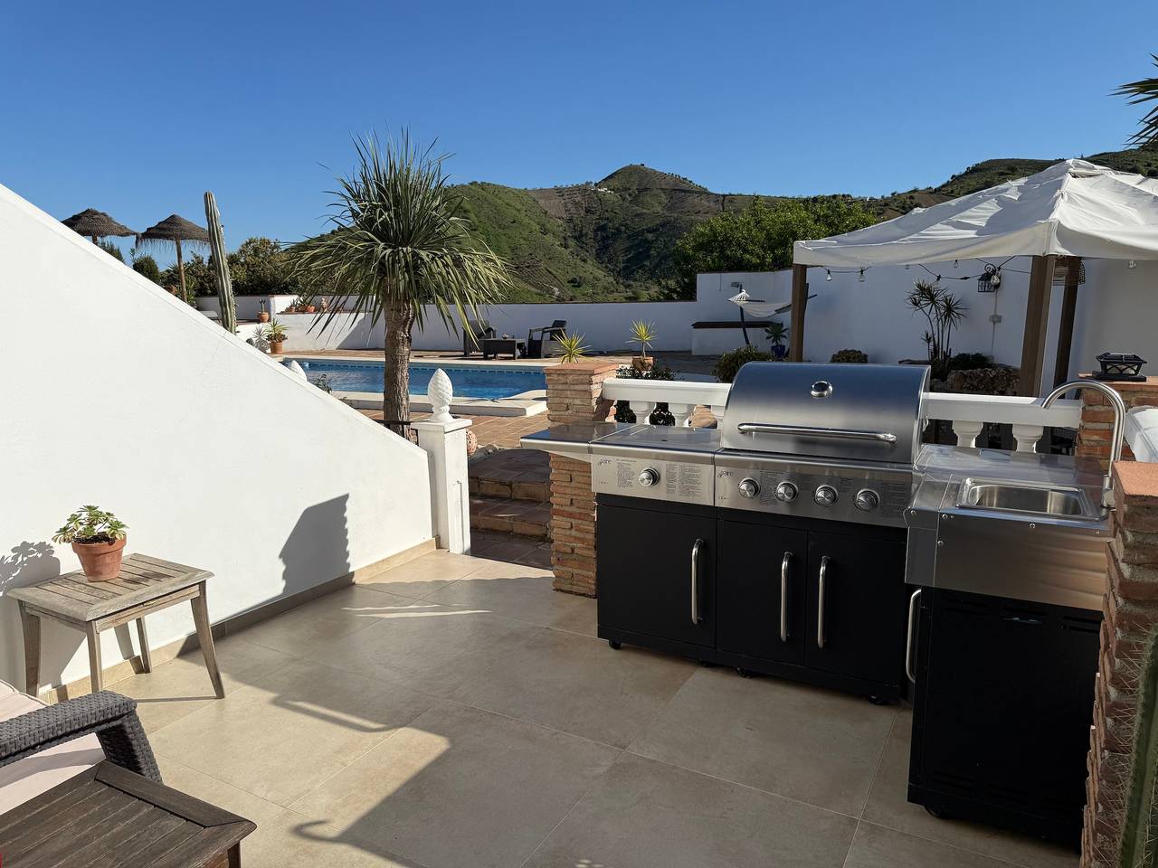Casa Vacacional 'Vista Montaña' con Vistas al Lago, Wi-Fi y Aire Acondicionado in Los Romanes, Viñuela
