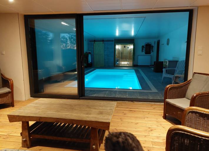 Gîte pour 4 personnes, avec sauna ainsi que terrasse et jardin
