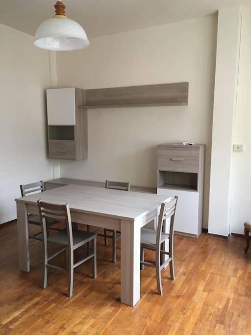Gîte pour 6 personnes, avec balcon et vue à Ivrea (Italie)