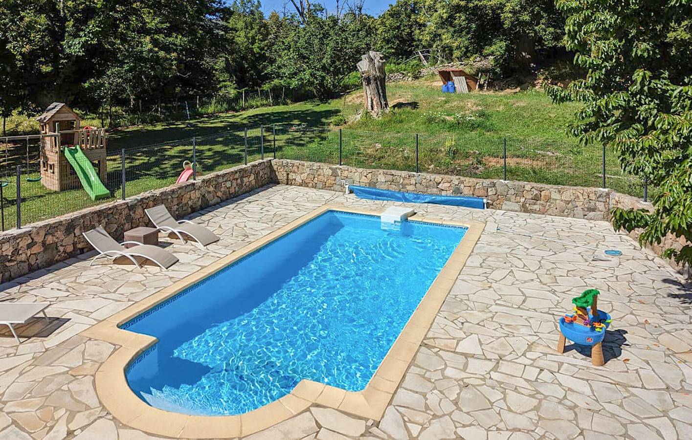 Appartement spacieux avec piscine et terrasse près d'Évisa in Évisa, Parc naturel régional de Corse