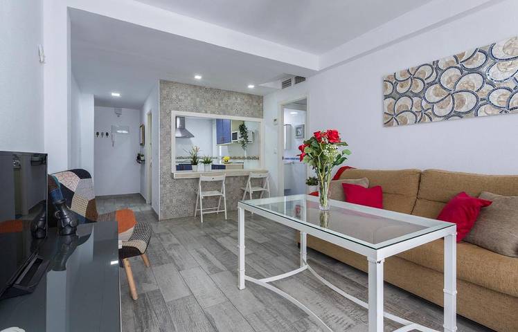 Apartamento de vacaciones para 6 personas, con piscina además de vistas y terraza - 1
