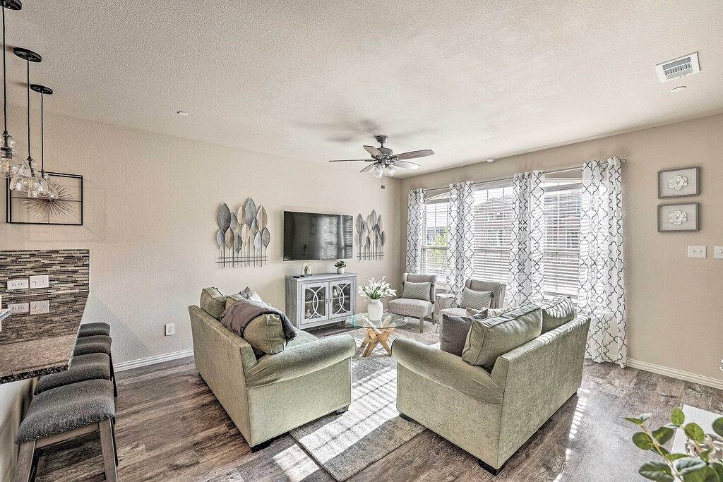 Brand-New Townhome Near Unt/Twu & The Square! in Denton, Denton County