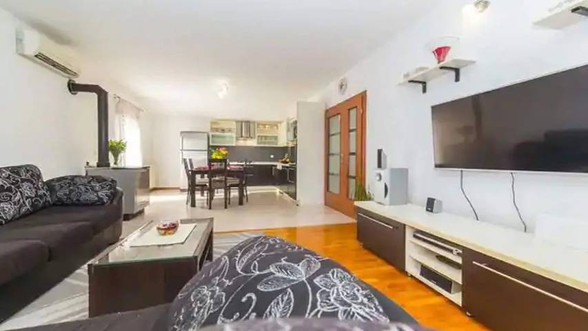 Villa pour 8 personnes, avec piscine et terrasse à Trogir - 2