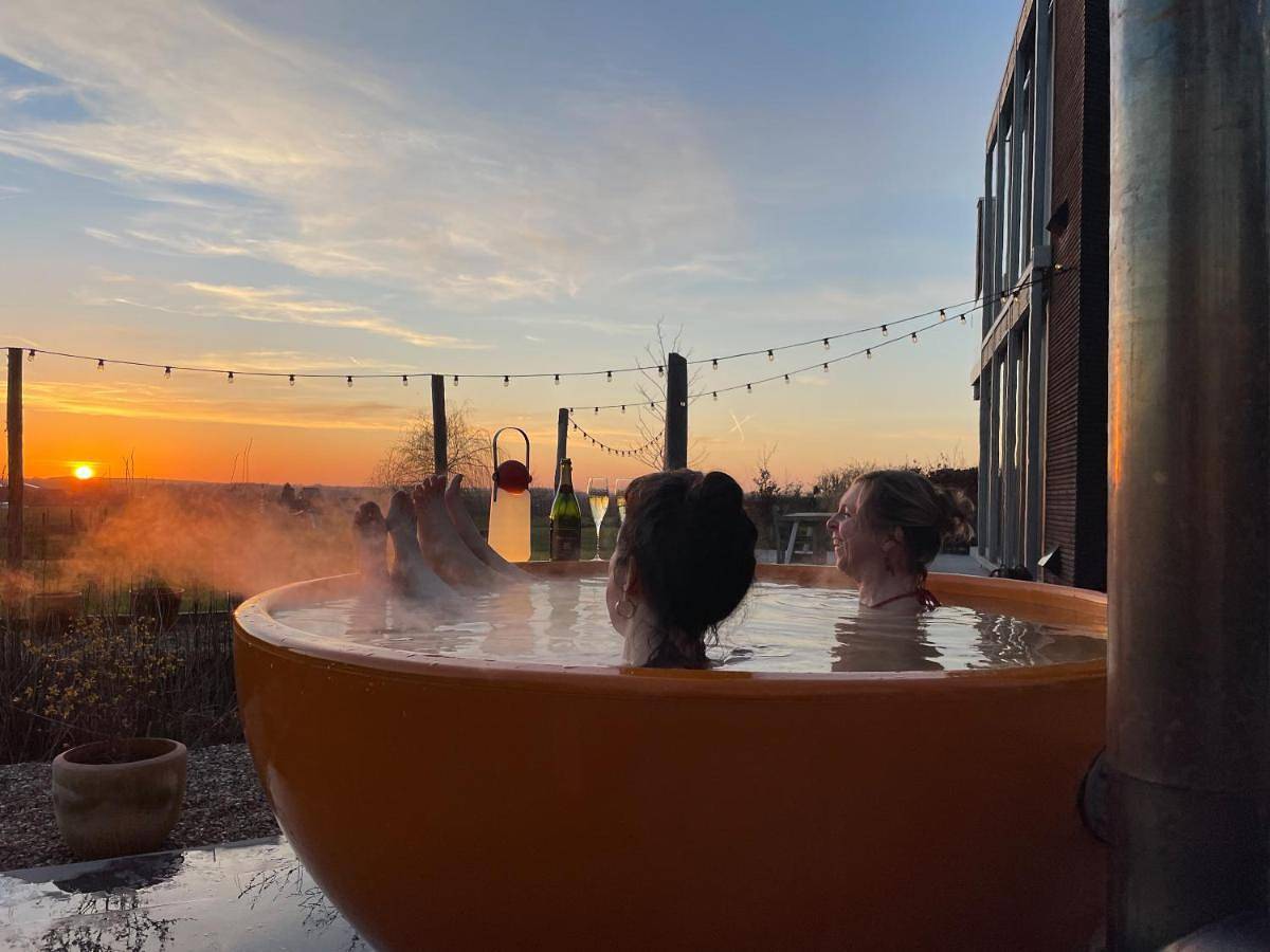 Huis van Hout - architectenwoning met grote panorama tuin - design hot tub optioneel in Herck-la-Ville, Région de Hasselt