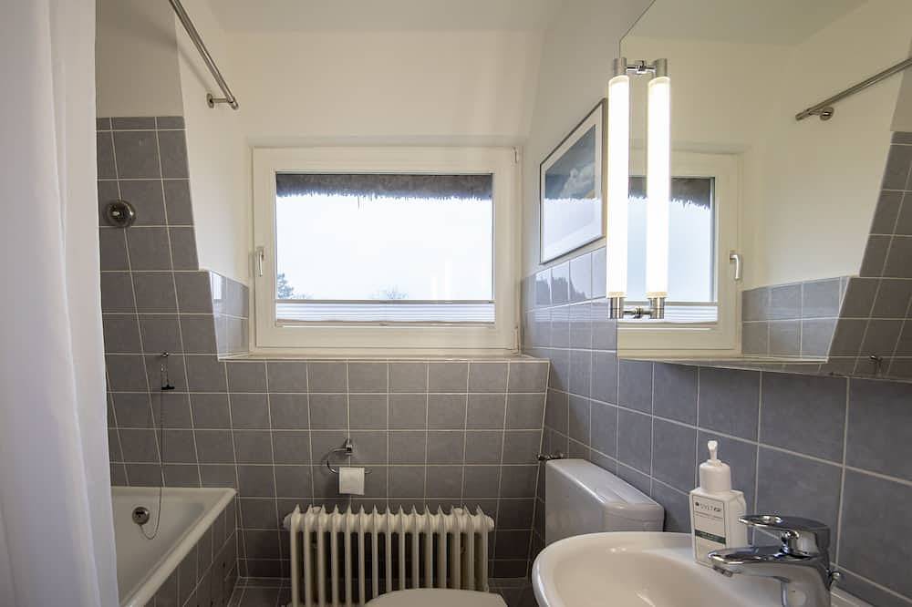 Wundervolles Ferienhaus mit ca. 90 m² und 4 Zimmern, für bis zu 5 Personen in Wenningstedt, Sylt