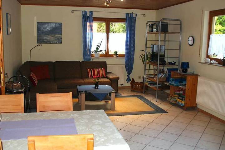 Ferienwohnung für 4 Personen, mit Terrasse und Garten in Rinnthal