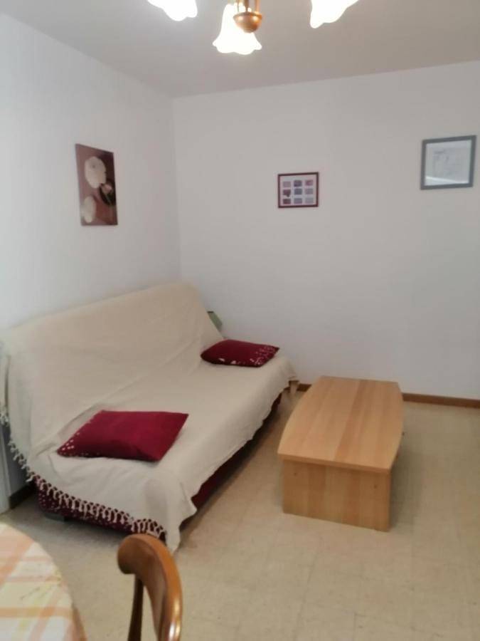 Two-Bedroom House in Mérigny, Région de Le Blanc