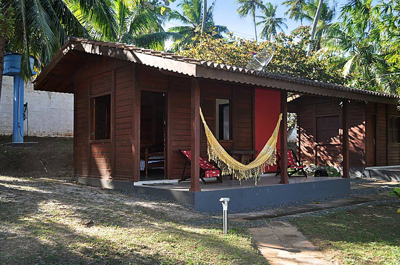 Chalet confortable en plein cœur de Camaçari avec piscine partagée in Camaçari, Linha Verde