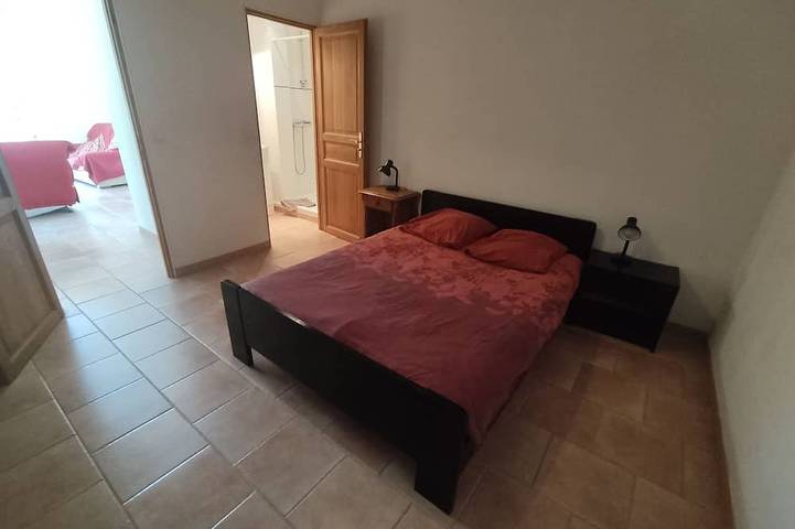 Gîte pour 6 personnes, avec piscine et jardin à Saint-Martin-du-Var - 2