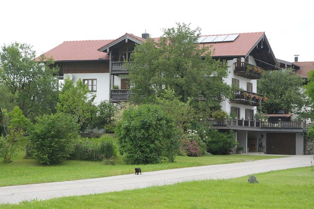 Ganze Wohnung, Quiet apartment with a wonderful mountain view in Riedering, Landkreis Rosenheim
