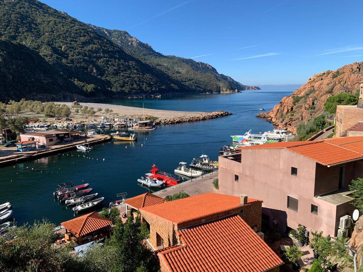 Appartement entier, Two-Bedroom Apartment in Porto (Corse), Ota