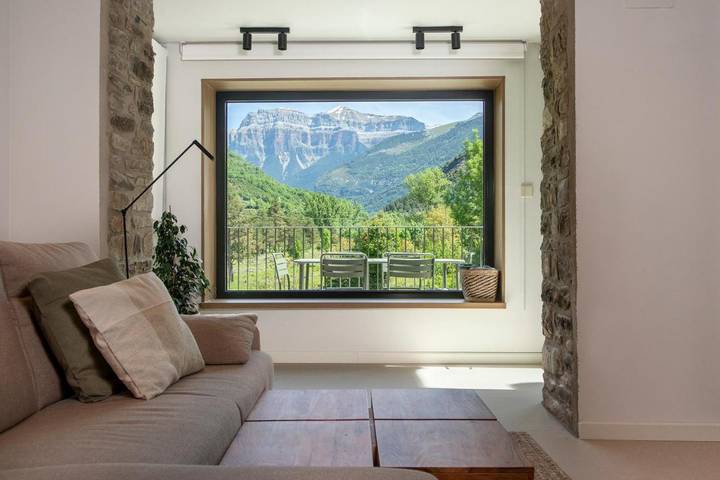 Location de vacances pour 8 personnes, avec terrasse et vue, animaux acceptés à Broto - 3
