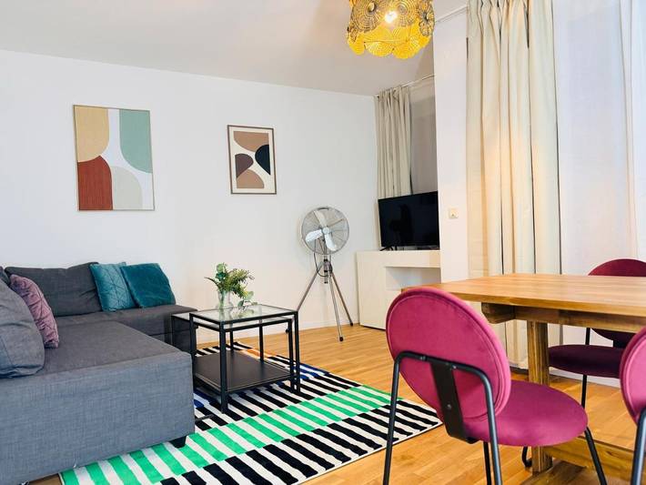 Ferienwohnung für 6 Personen, mit Balkon und Ausblick bei der Museumsinsel Berlin