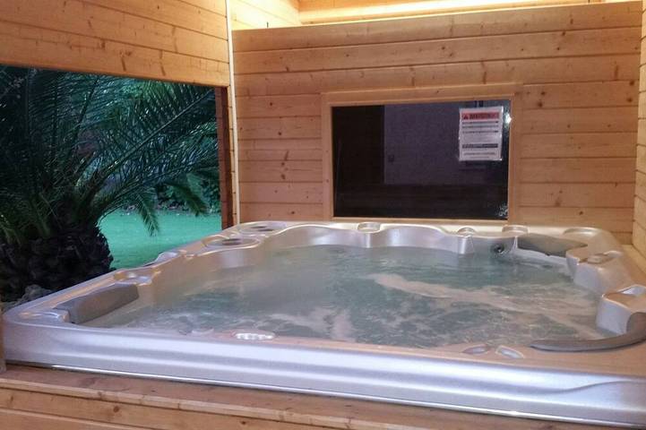 Villa pour 8 personnes, avec balcon et jacuzzi ainsi que sauna et jardin à Valras-Plage - 2