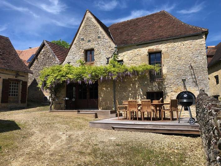 Location de vacances pour 6 personnes, avec vue et jardin à Fanlac