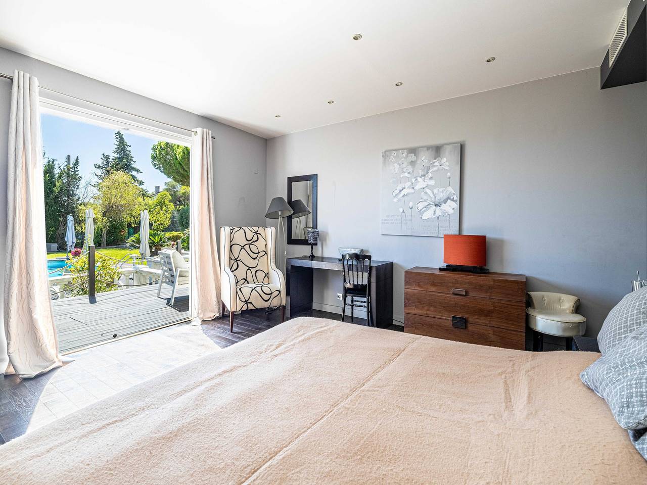 Villa met airconditioning, 8 slaapkamers en 15 slaapkamers, zwembad en tennisbaan – Antibes in Antibes, Middellandse Zeekust (Frankrijk)