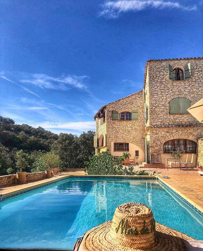 Chambre d’hôte pour 2 personnes, avec Terrasse et Jardin ainsi que Piscine et Vue