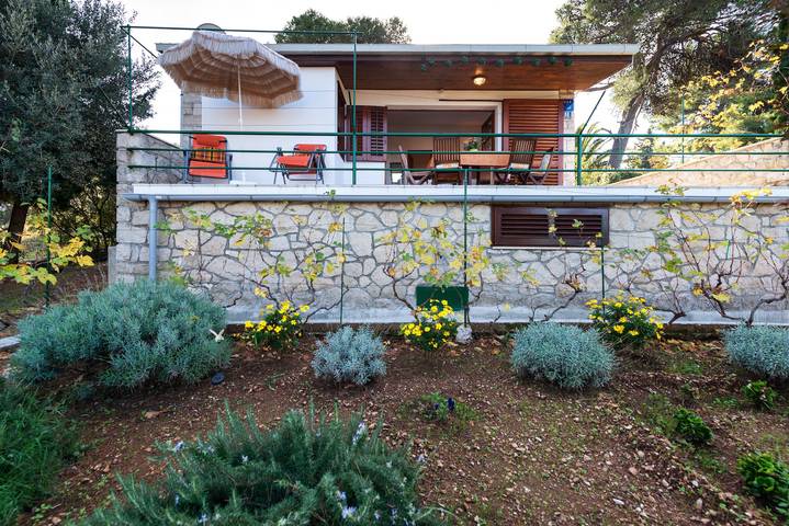 2-Zimmer-Haus mit Terrasse und Meerblick Postira, Brac K-6052 in Postira, Brac
