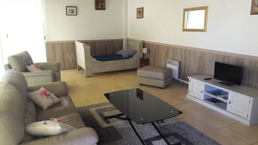 Gîte pour 3 personnes, avec terrasse et piscine à Saint-Avit-Sénieur - 4