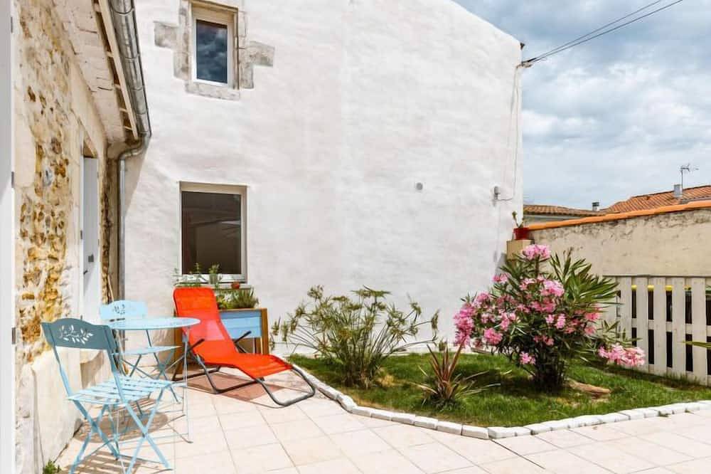 Les Rosiers by Interhome in Arvert, Côte de Beauté