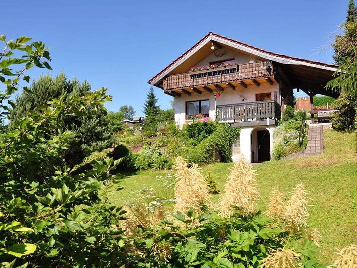 Ferienhaus für 4 Personen, mit Balkon und Terrasse sowie Garten in Floh-Seligenthal