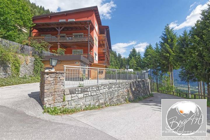 Ferienwohnung für 5 Personen, mit Balkon und Terrasse sowie Ausblick