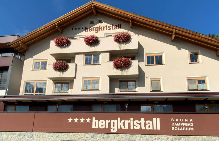 Ferienwohnung für 4 Personen, mit Balkon und Sauna sowie Ausblick in Ladis