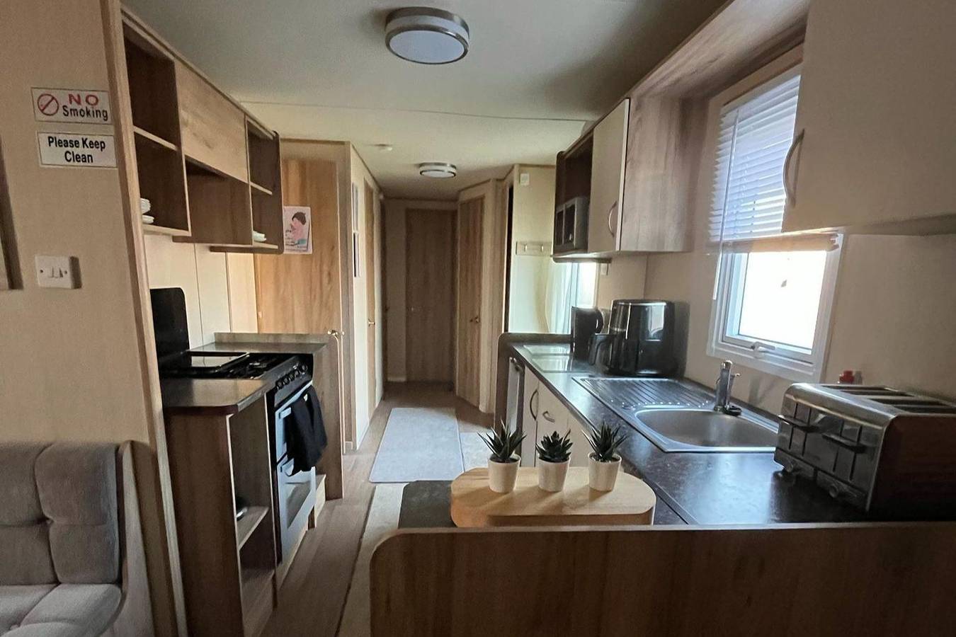 3 Bed Caravan - Sleeps 8 - Parking - Beach in Ingoldmells, Lincolnshire