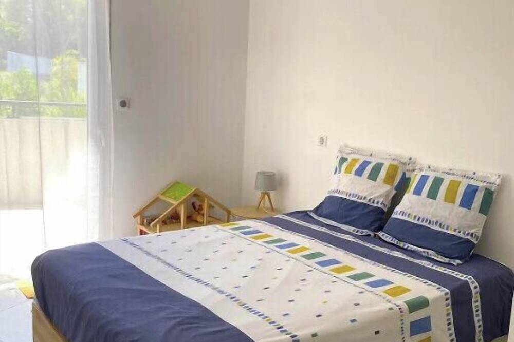 Appartement entier, Évasion Provençale avec Terrasse et Vue Jardin in Castelnau-le-Lez, Côte d'Améthyste