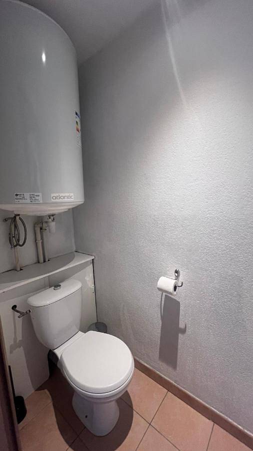 Appartement entier, Two-Bedroom Apartment in Gallargues-le-Montueux, Côte méditerranéenne (France)