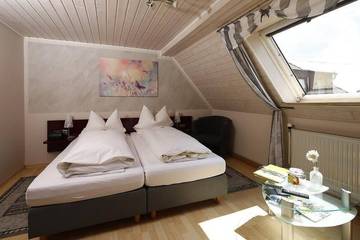 Ferienwohnung für 2 Personen, mit Balkon und Pool in Hohenberg an der Eger