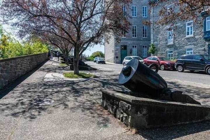 Vacation rental for 6 people, with balcony in Quebec City