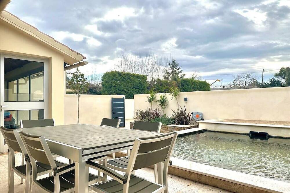 Villa Keromate, air-conditioned villa with natural pool. in Entraigues-sur-la-Sorgue, Vaucluse