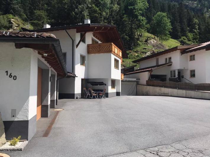 Ferienwohnung für 4 Personen, mit Terrasse und Ausblick im Pitztal - 2
