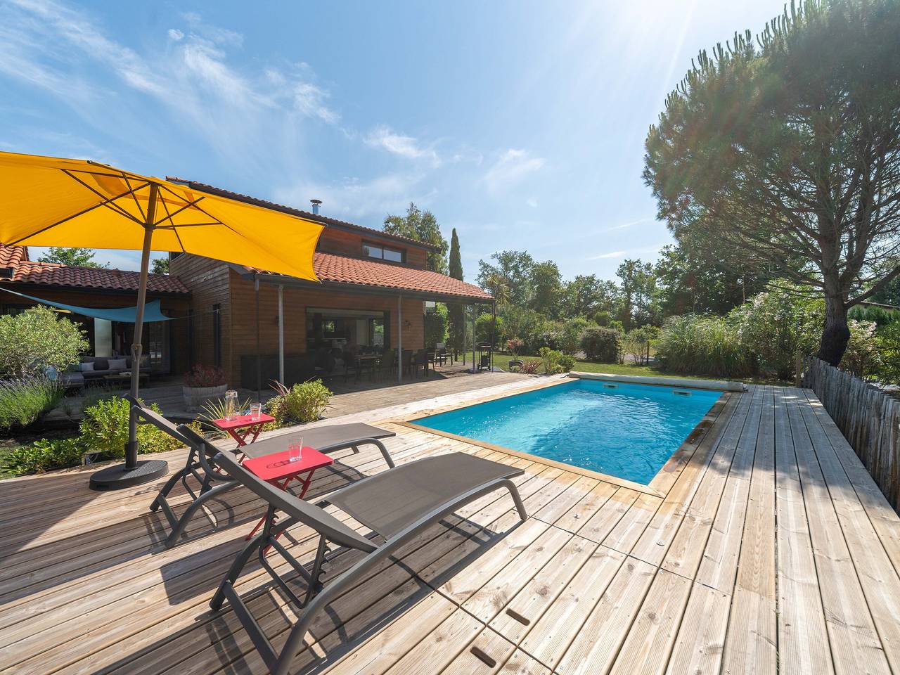 Villa familiale 10 pers. à Biscarrosse avec piscine chauffée, près du lac et des pistes cyclables in Biscarrosse, Côte d’Argent