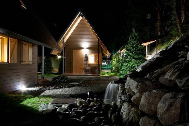 Camping pour 3 personnes, avec piscine et jardin, adapté aux familles - 1