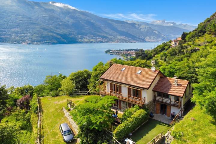 Agriturismo per 7 persone, con Balcone e Vista lago in Lombardia