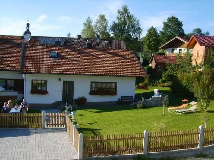 Ferienhaus für 6 Personen, mit Terrasse und Garten