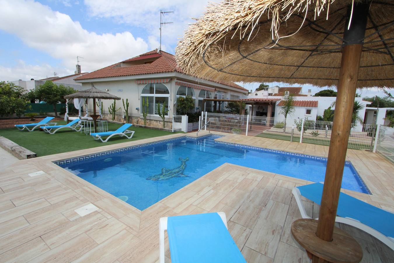 Casa Perla,Ideal house for your holidays near the sea, free wifi, air conditioning option, private pool, pets allowed, dog’s beach in Riumar, Delta de l'Ebre