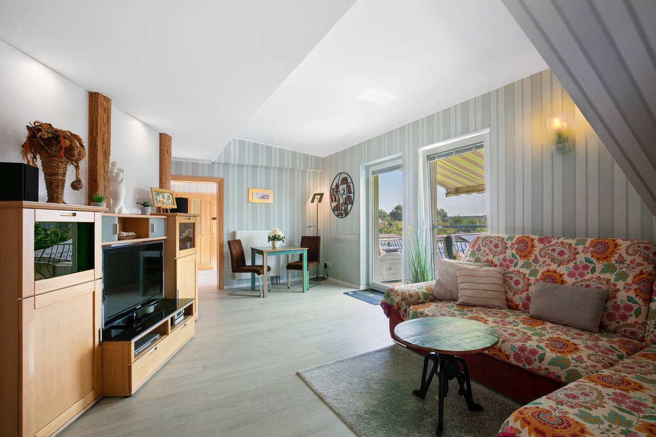 Ganze Wohnung, Ferienwohnung 72 Qm" mit privater Terrasse, Gemeinschaftsgarten und Wlan in Neuruppin, Ruppiner Seenland