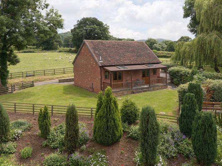 Glamping for 4 people, with garden, with pets in Herefordshire