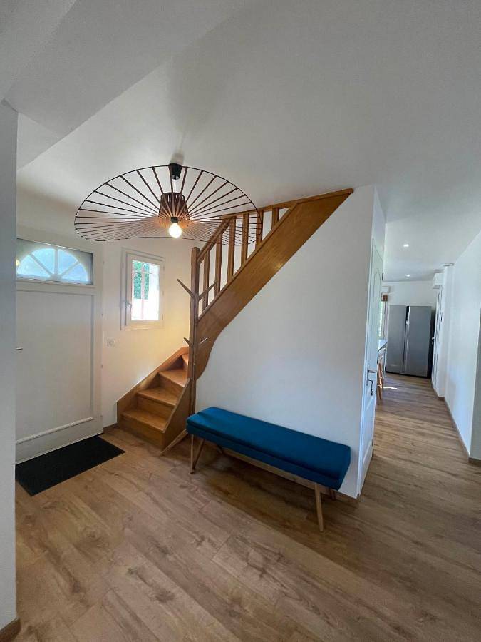 Location de vacances pour 18 personnes, avec vue sur le lac ainsi que jardin et sauna à Savines-le-Lac - 4