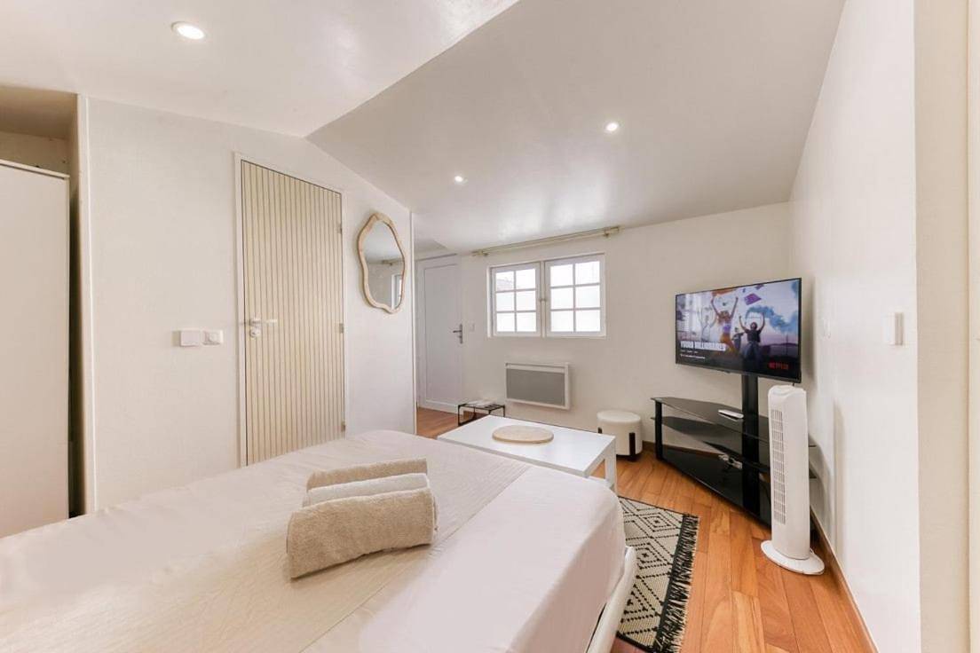 Suite Chalet Cosy Close to Cdg and Disneyland Paris in Vaujours, Seine-Saint-Denis